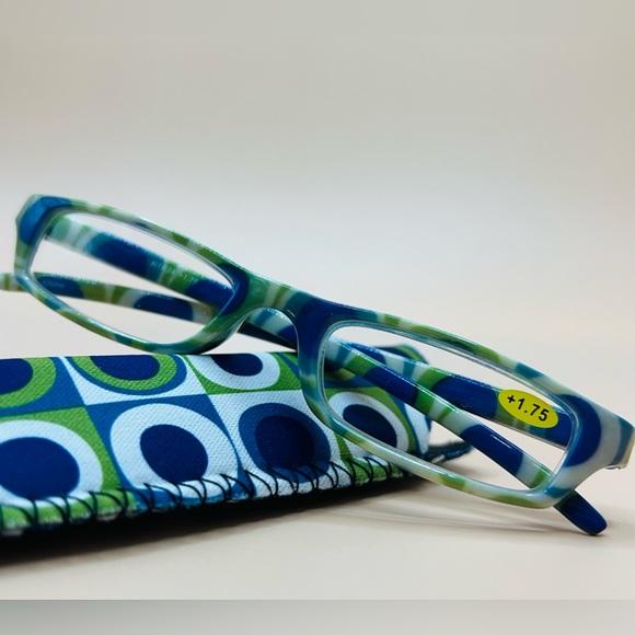 NEW GEOMETRIC NARROW READERS. BLUE/GREEN MULTI-COLOR DESIGN WITH MATCHING CASE - Picture 2 of 4